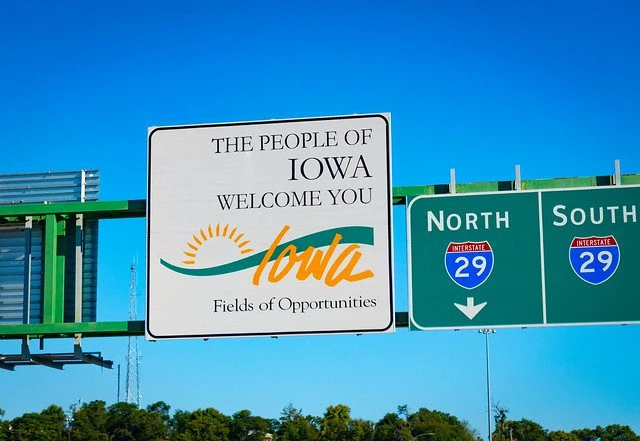 welcome to iowa sign